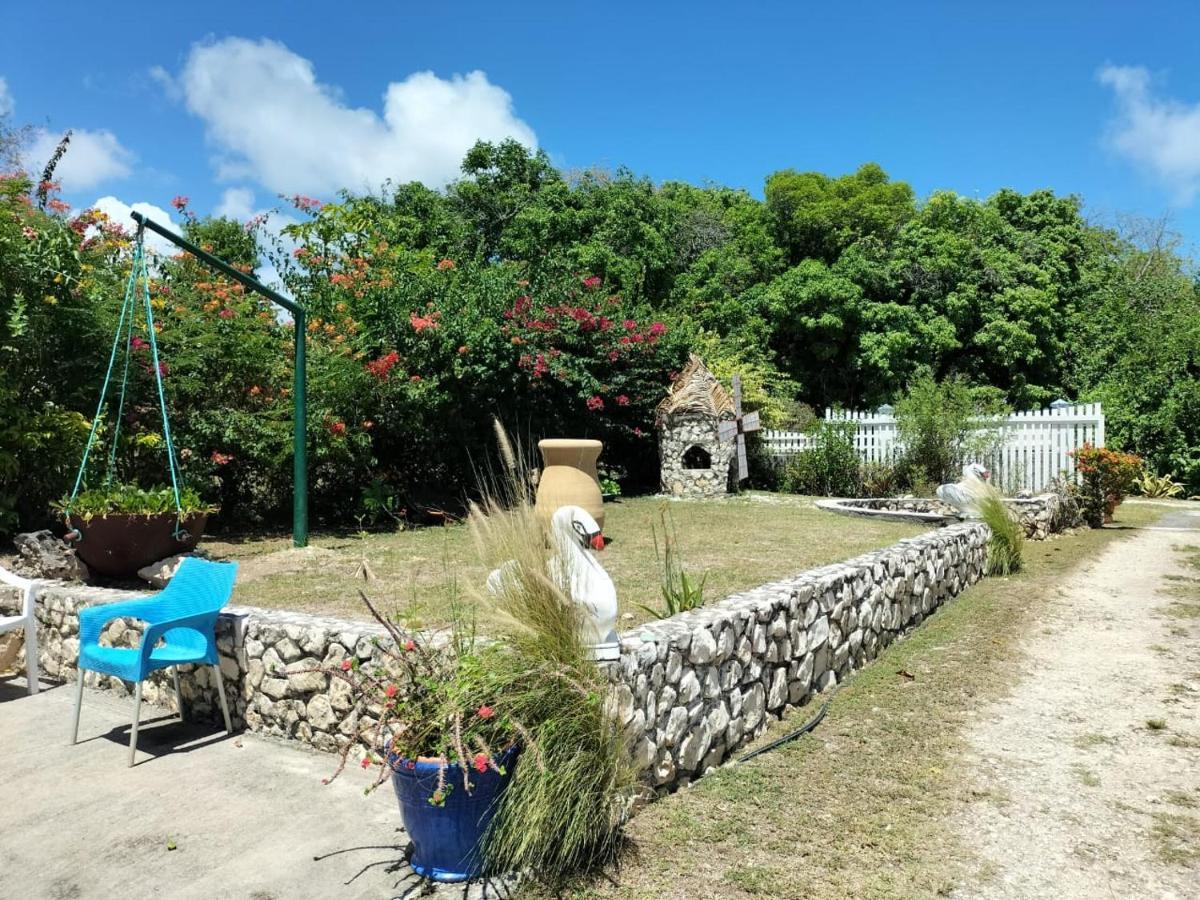 La Melodie Des Oiseaux Grand-Bourg  Bagian luar foto